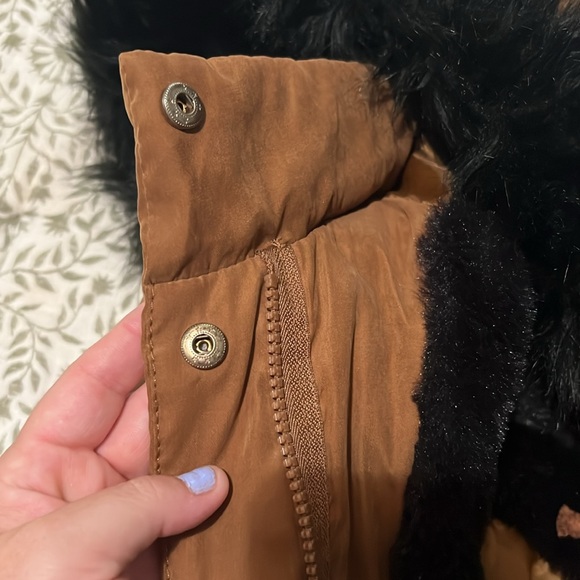 COPY - - Lightweight brown coat with faux fur hood - Picture 3 of 7